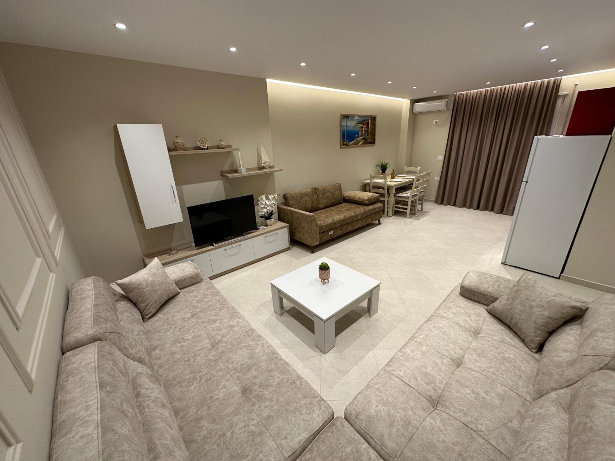 Beachfront Apartment With Balcony วญอเรอ ภายนอก รูปภาพ