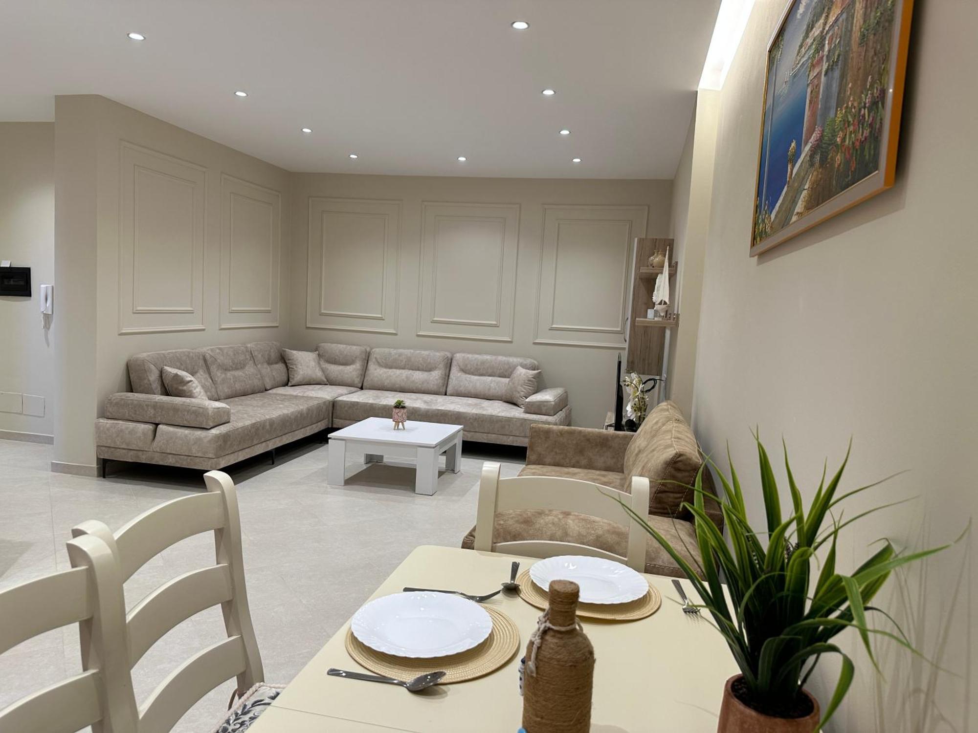 Beachfront Apartment With Balcony วญอเรอ ภายนอก รูปภาพ