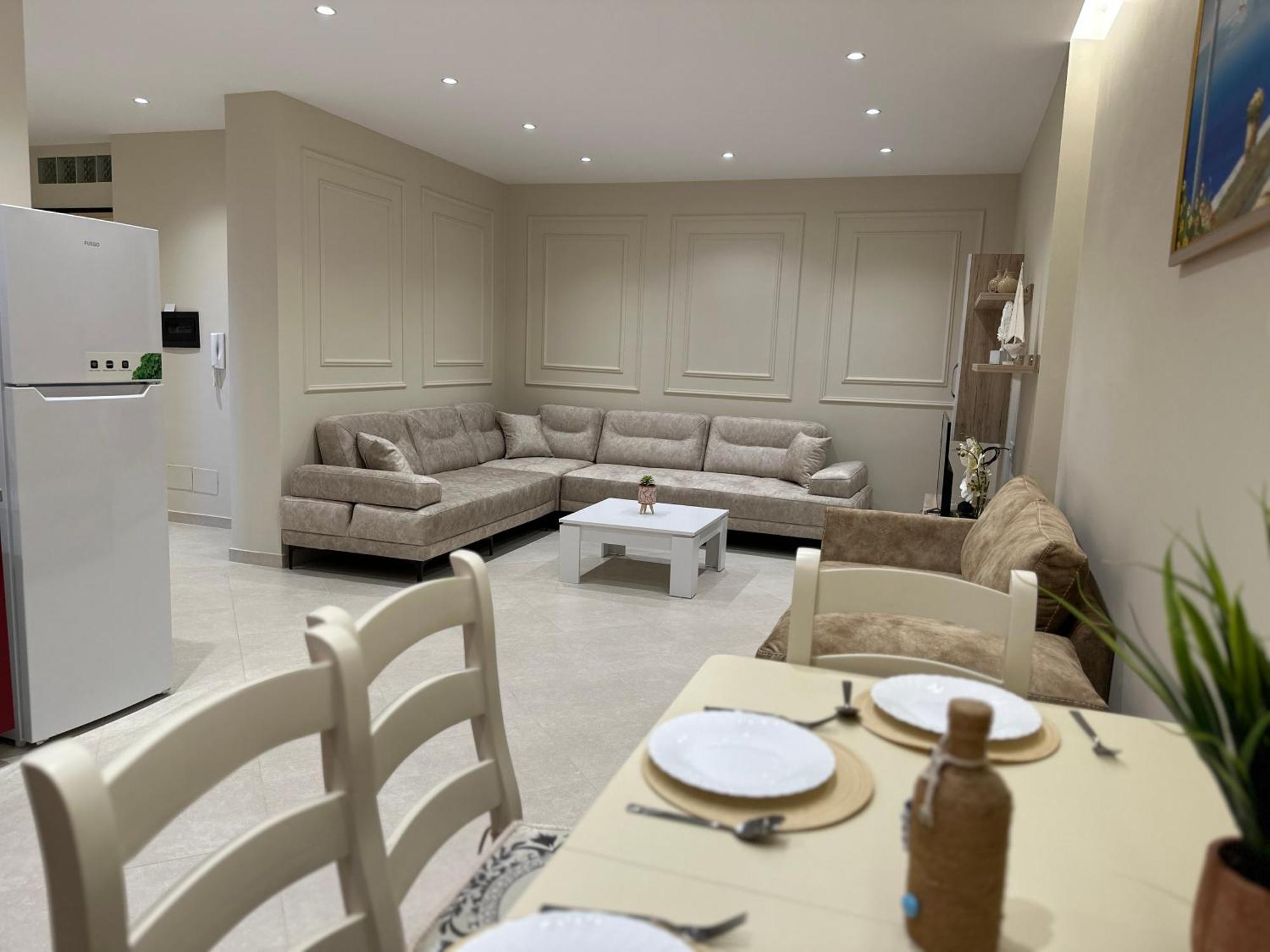 Beachfront Apartment With Balcony วญอเรอ ภายนอก รูปภาพ